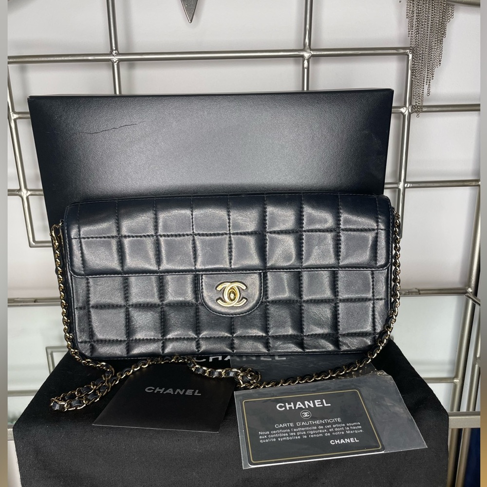 Vintage Chanel east west chocolate bar bag